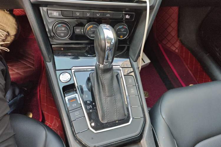 Used Volkswagen Lamando 2019 280TSI DSG Comfort Edition China VI standard Gear Lever