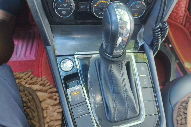 Used Volkswagen Lamando 2019 280TSI DSG Comfort Edition China VI standard Gear Lever