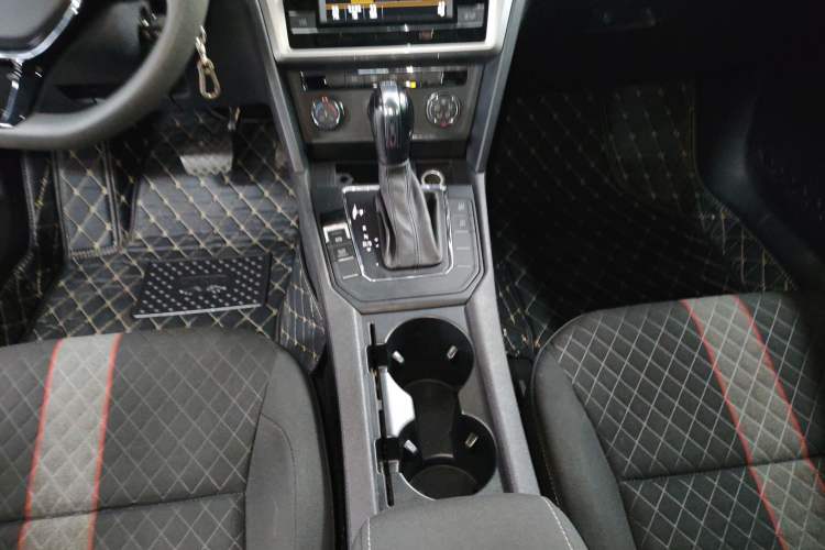 Used Volkswagen Lamando 2019 230TSI DSG Fashion Edition China VI Gear Lever