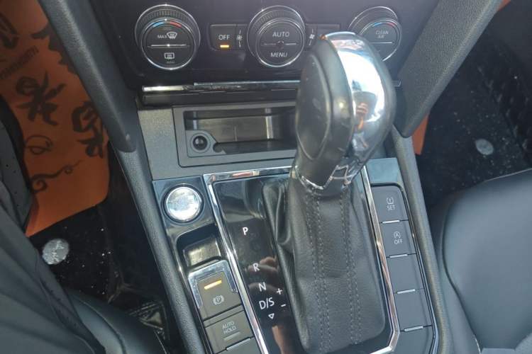 Used Volkswagen Lamando 2019 280TSI DSG Comfort Edition China VI standard Gear Lever
