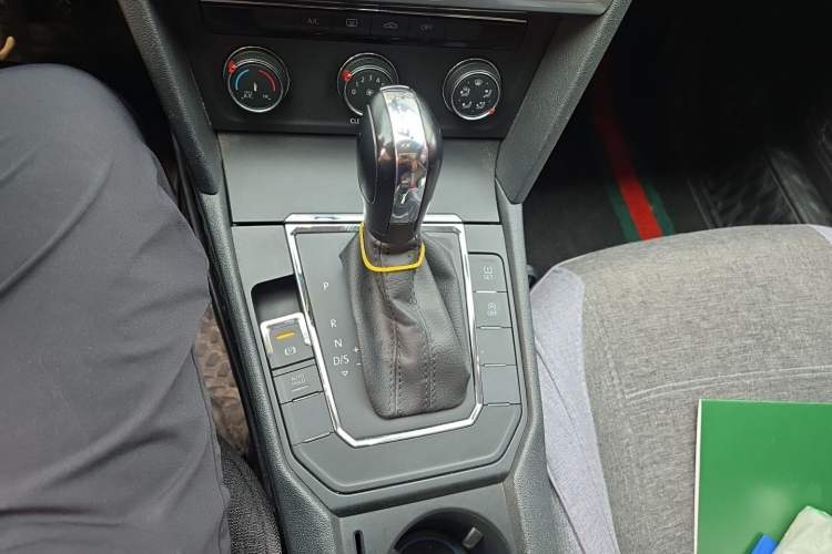 Used Volkswagen Lamando 2019 230TSI DSG Fashion Edition China V Standard Gear Lever