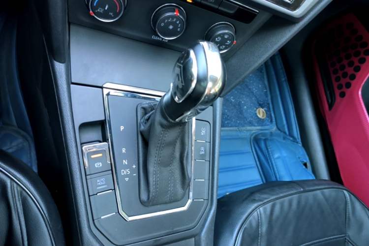 Used Volkswagen Lamando 2019 230TSI DSG Vision Edition China VI Standard Gear Lever