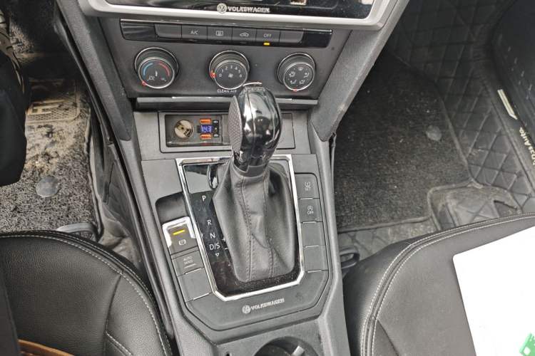 Used Volkswagen Lamando 2019 230TSI DSG Fashion Edition China VI Gear Lever