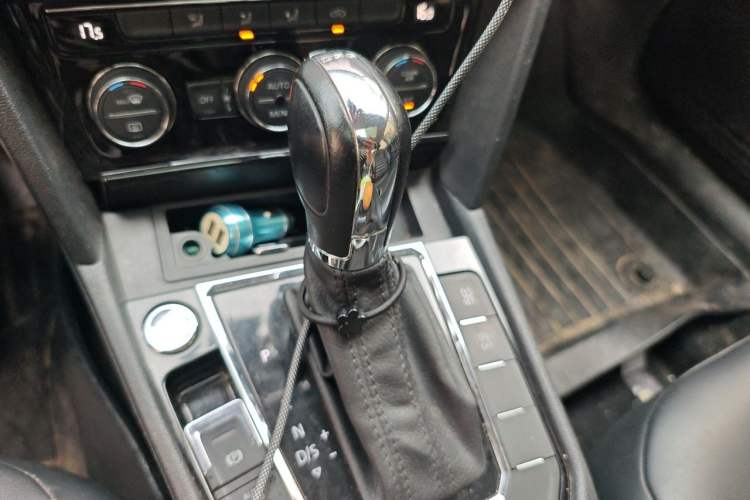 Used Volkswagen Lamando 2019 280TSI DSG Comfort Edition China VI standard Gear Lever