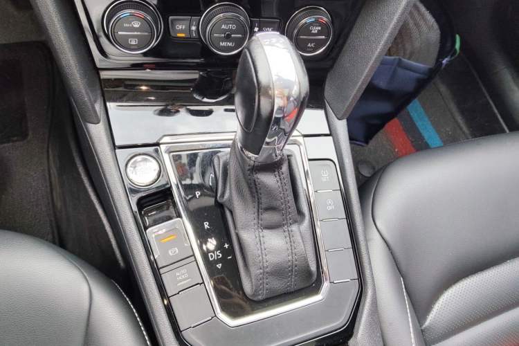 Used Volkswagen Lamando 2019 280TSI DSG Comfort Edition China VI standard Gear Lever