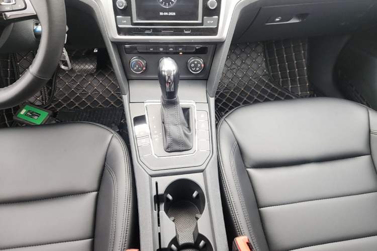 Used Volkswagen Lamando 2019 230TSI DSG Fashion Edition China VI Gear Lever