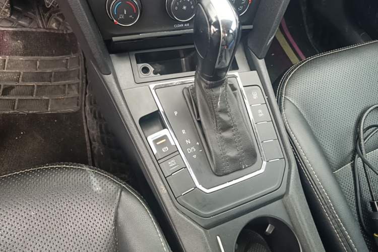 Used Volkswagen Lamando 2019 230TSI DSG Fashion Edition China V Standard Gear Lever