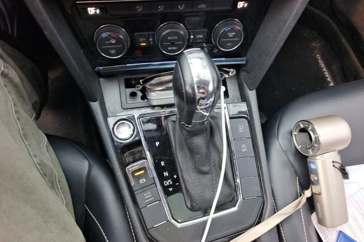 Used Volkswagen Lamando 2019 280TSI DSG Comfort Edition China VI standard Gear Lever