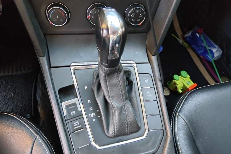 Used Volkswagen Lamando 2019 230TSI DSG Fashion Edition China VI Gear Lever