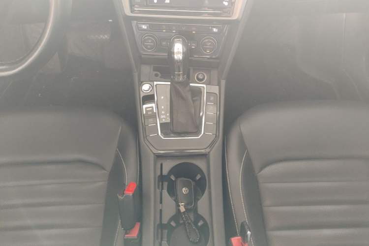Used Volkswagen Lamando 2019 280TSI DSG Comfort Edition China VI standard Gear Lever