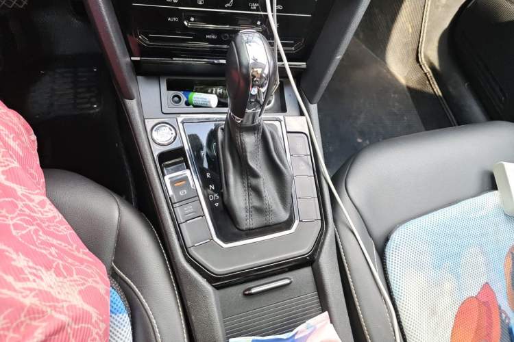 Used Volkswagen Lamando 2019 280TSI DSG Comfort Edition China VI standard Gear Lever
