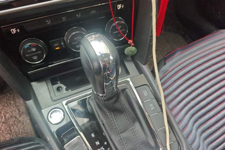Used Volkswagen Lamando 2019 280TSI DSG Comfort Edition China VI standard Gear Lever