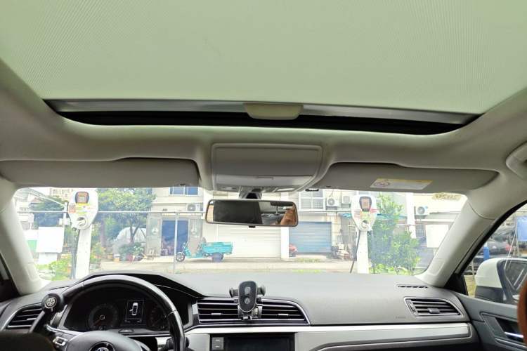 Used Volkswagen Lamando 2019 280TSI DSG Comfort Edition China VI standard Headliner