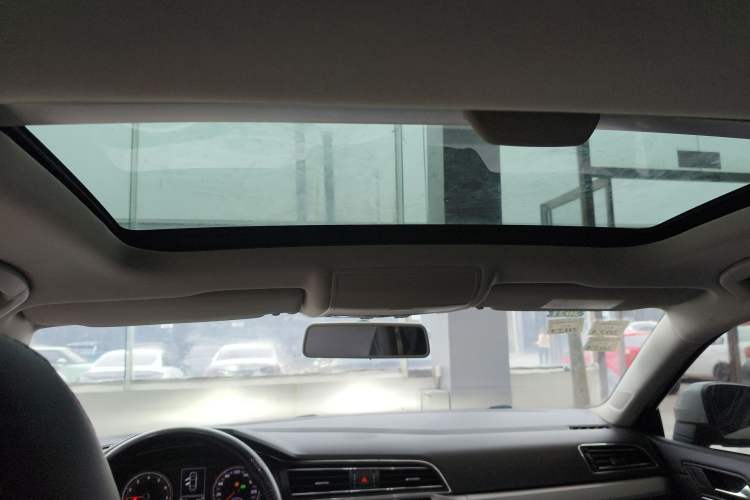 Used Volkswagen Lamando 2019 230TSI DSG Fashion Edition China VI Headliner
