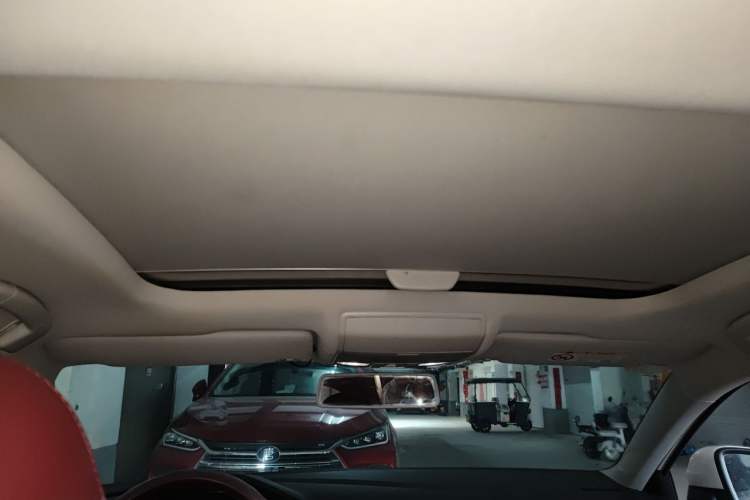 Used Volkswagen Lamando 2019 230TSI DSG Fashion Edition China VI Headliner