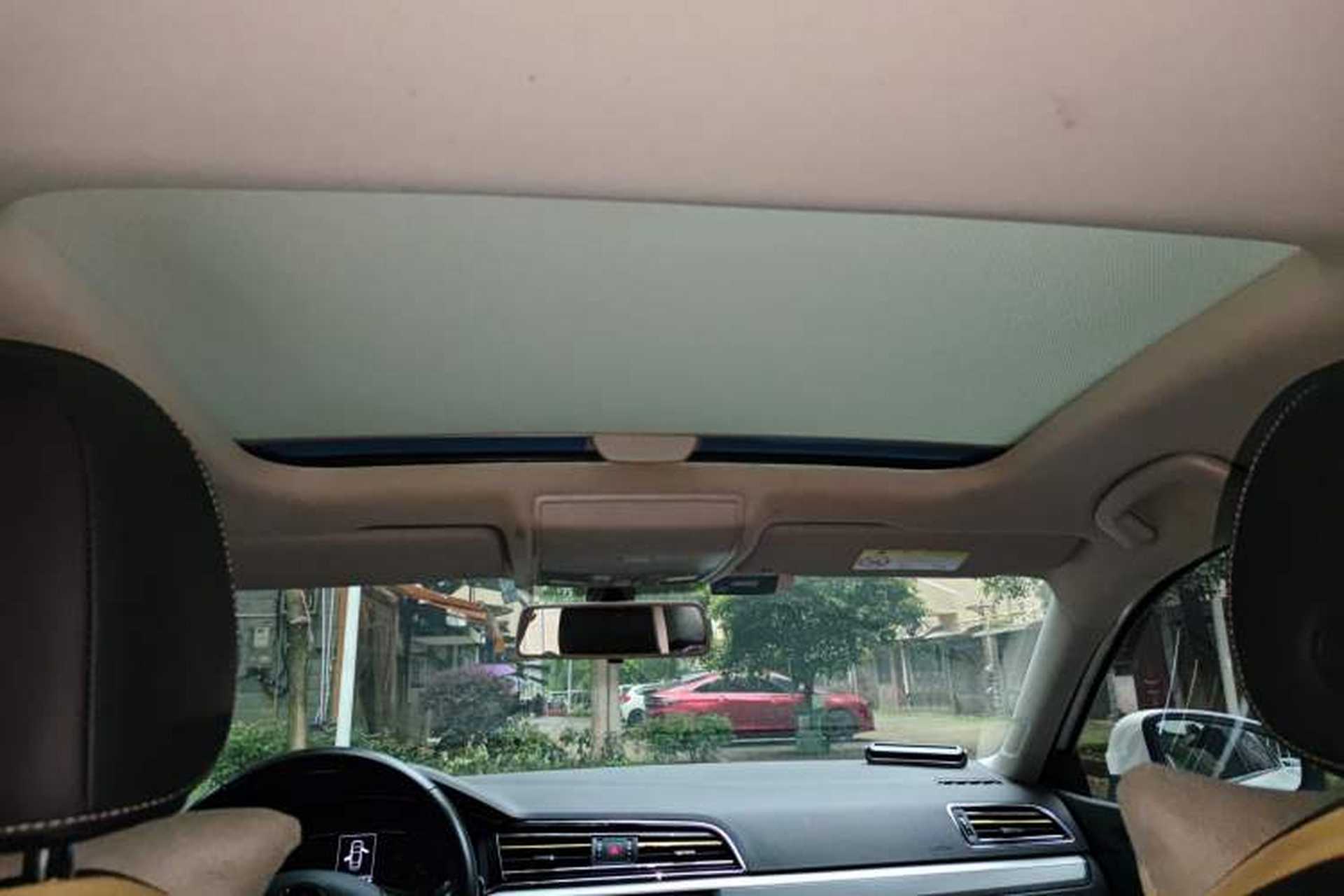 Used Volkswagen Lamando 2019 280TSI DSG Comfort Edition China VI standard Headliner