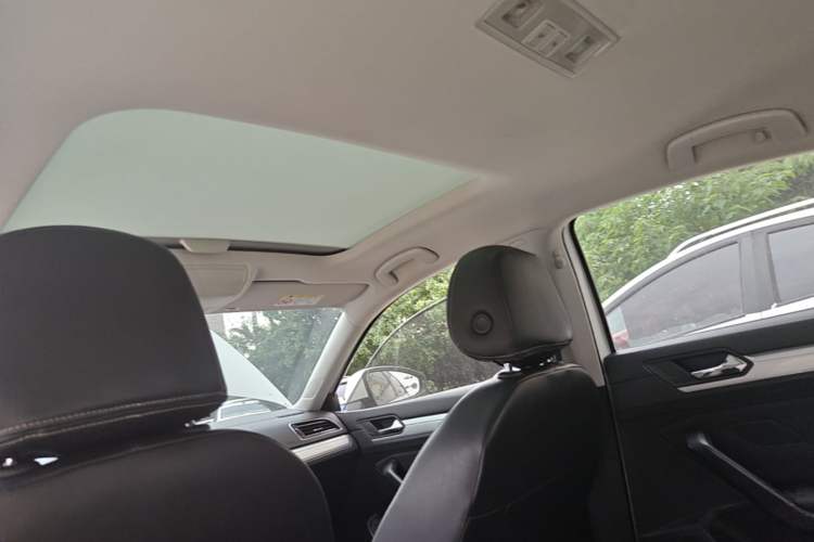 Used Volkswagen Lamando 2019 230TSI DSG Fashion Edition China VI Headliner