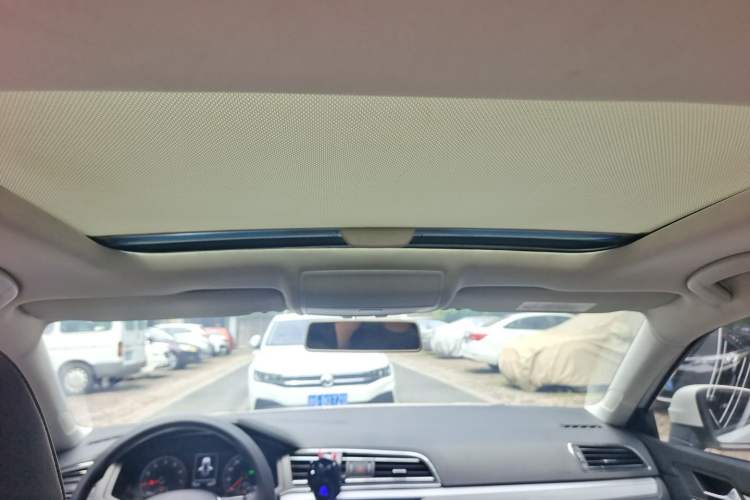 Used Volkswagen Lamando 2019 230TSI DSG Fashion Edition China VI Headliner