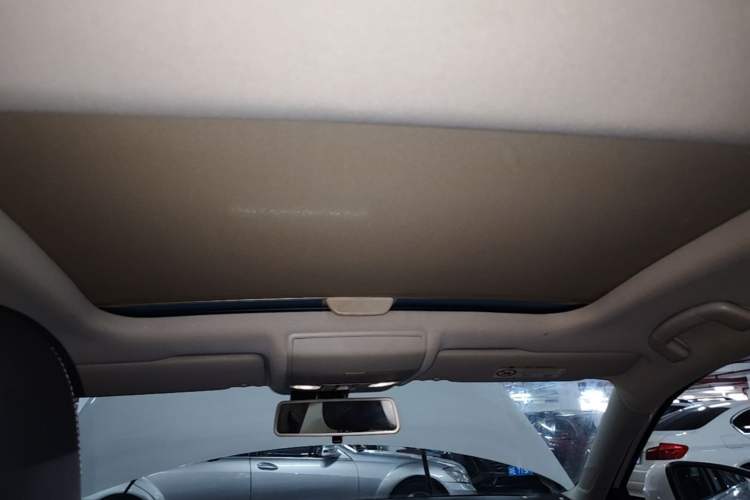 Used Volkswagen Lamando 2019 280TSI DSG Comfort Edition China VI standard Headliner