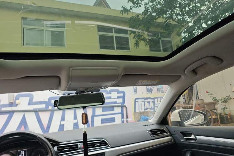 Used Volkswagen Lamando 2019 280TSI DSG Comfort Edition China VI standard Headliner