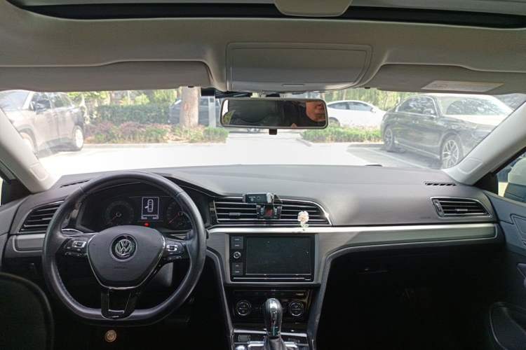 Used Volkswagen Lamando 2019 280TSI DSG Comfort Edition China VI standard Headliner
