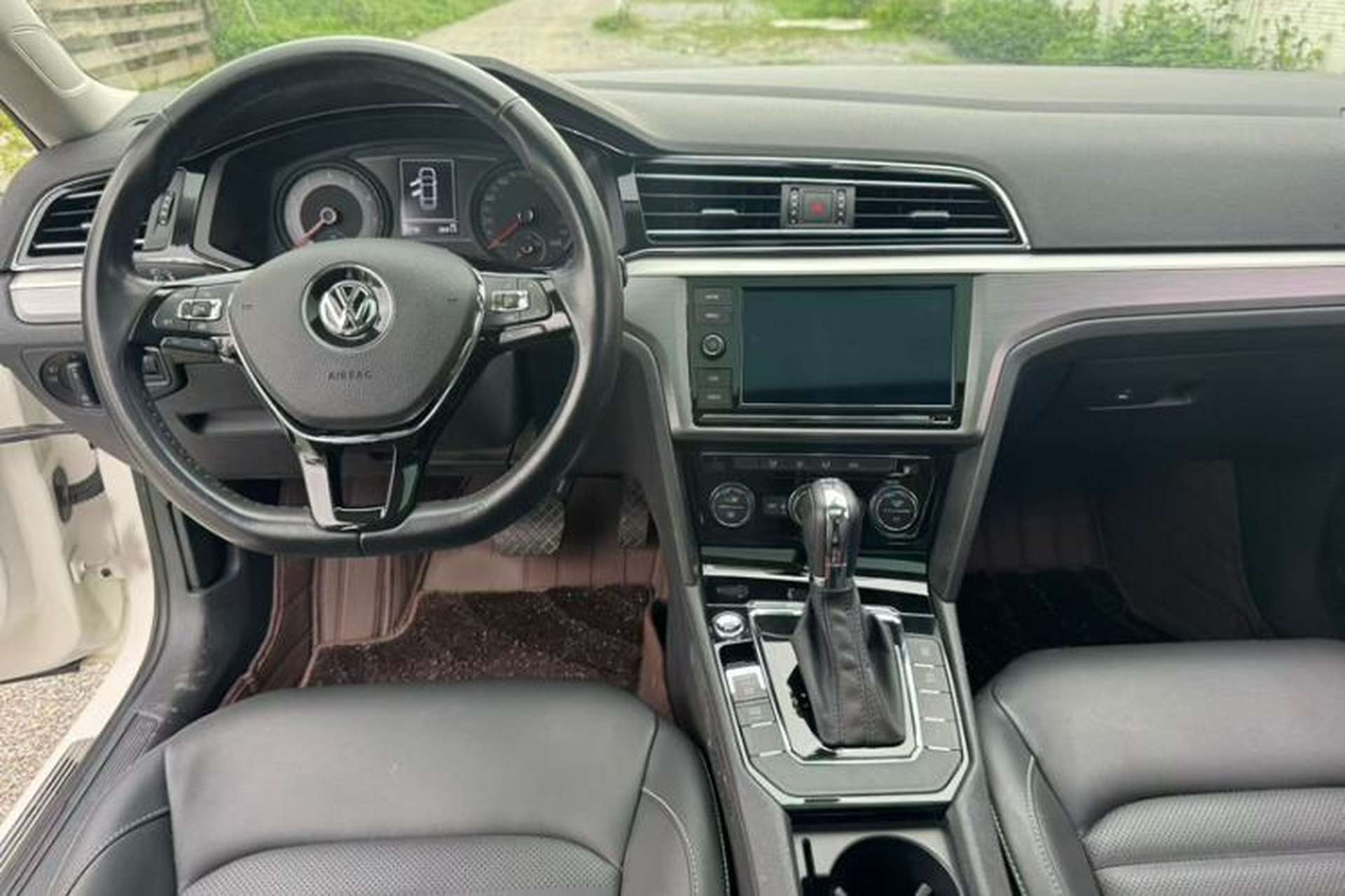 Used Volkswagen Lamando 2019 280TSI DSG Comfort Edition China VI standard Interior 1
