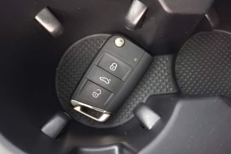 Used Volkswagen Lamando 2019 280TSI DSG Comfort Edition China VI standard Interior 1