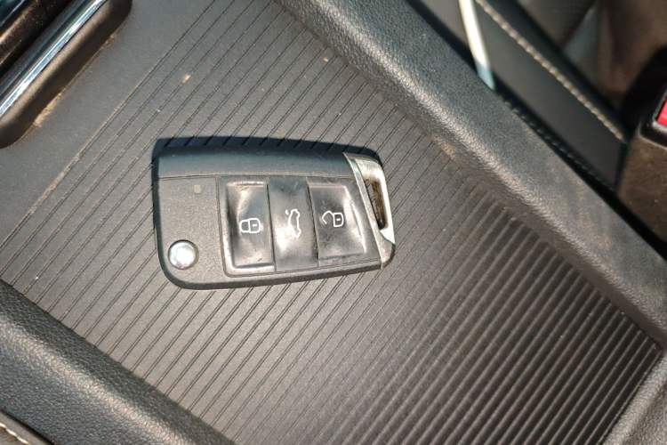 Used Volkswagen Lamando 2019 280TSI DSG Comfort Edition China VI standard Interior 1