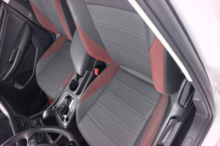 Used Volkswagen Lamando 2019 230TSI DSG Fashion Edition China V Standard Interior 1