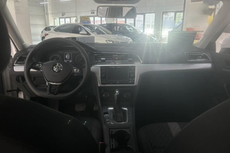 Used Volkswagen Lamando 2019 230TSI DSG Vision Edition China VI Standard Interior 1