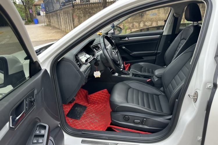 Used Volkswagen Lamando 2019 280TSI DSG Comfort Edition China VI standard Interior 10
