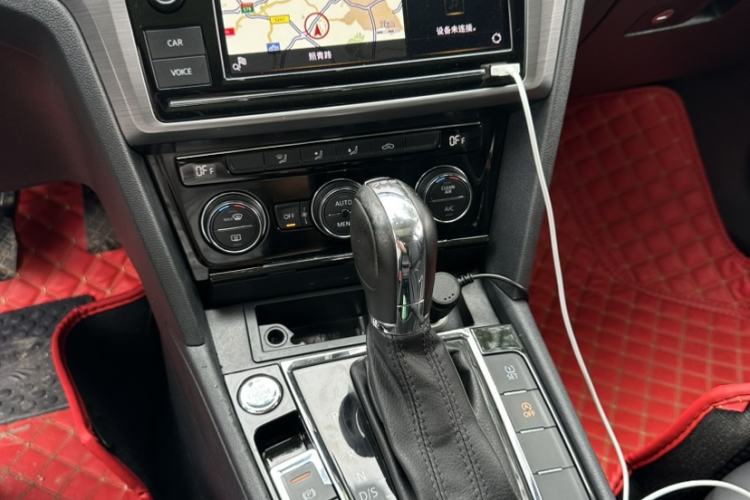 Used Volkswagen Lamando 2019 280TSI DSG Comfort Edition China VI standard Interior 11
