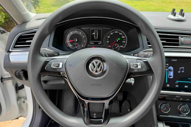 Used Volkswagen Lamando 2019 230TSI DSG Fashion Edition China V Standard Interior 2