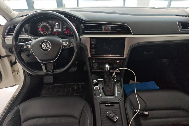 Used Volkswagen Lamando 2019 280TSI DSG Comfort Edition China VI standard Interior 2