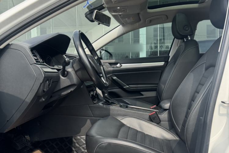 Used Volkswagen Lamando 2019 280TSI DSG Comfort Edition China VI standard Interior 2