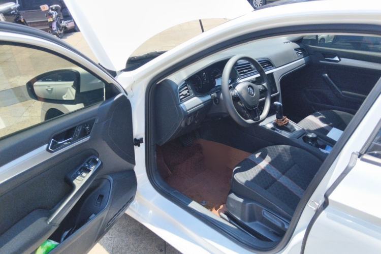 Used Volkswagen Lamando 2019 230TSI DSG Vision Edition China VI Standard Interior 3