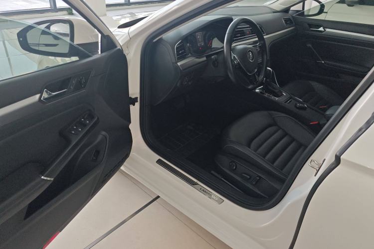Used Volkswagen Lamando 2019 280TSI DSG Comfort Edition China VI standard Interior 3