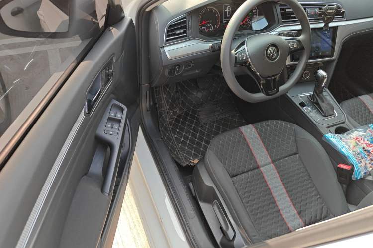 Used Volkswagen Lamando 2019 230TSI DSG Fashion Edition China V Standard Interior 3