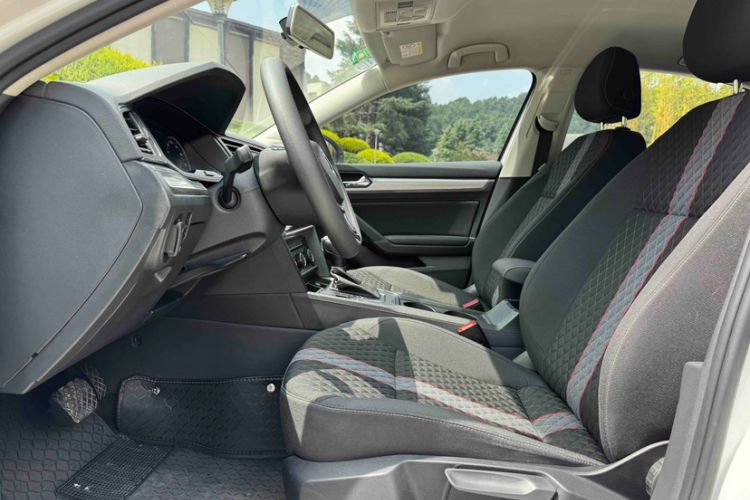 Used Volkswagen Lamando 2019 230TSI DSG Fashion Edition China V Standard Interior 4