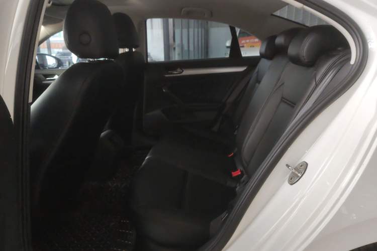 Used Volkswagen Lamando 2019 230TSI DSG Vision Edition China VI Standard Interior 4