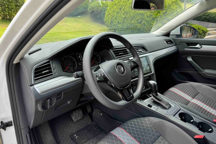 Used Volkswagen Lamando 2019 230TSI DSG Fashion Edition China V Standard Interior 5
