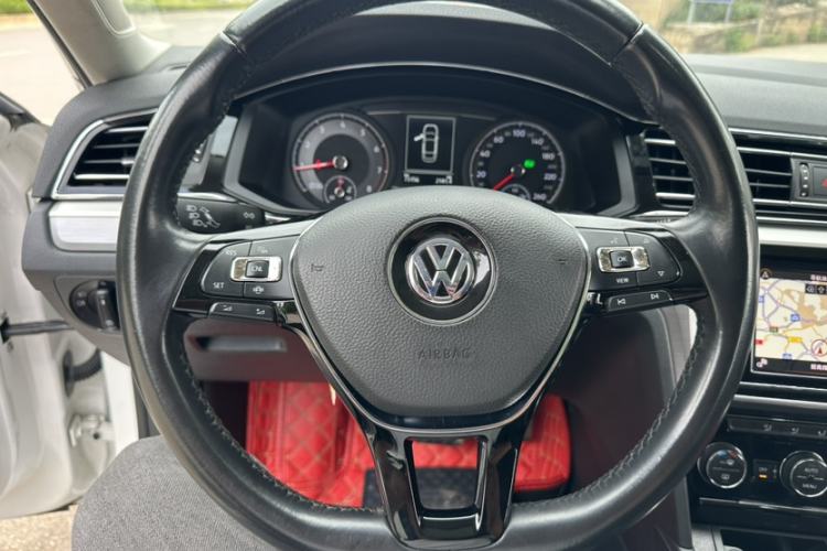Used Volkswagen Lamando 2019 280TSI DSG Comfort Edition China VI standard Interior 8