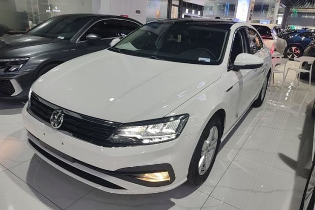 Ojetý Volkswagen Lamando 2019 230TSI DSG Vision Edition China VI Standard