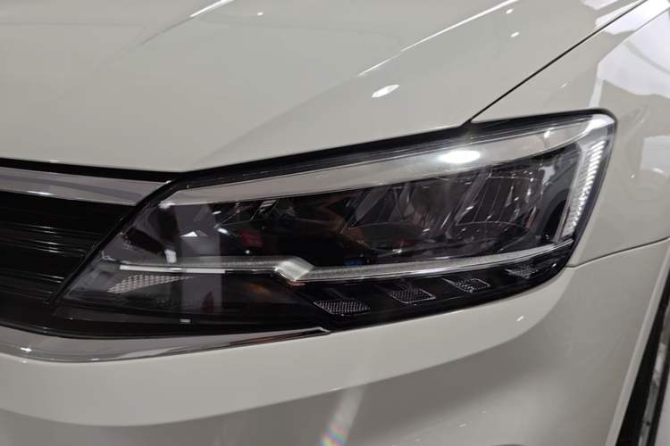 Used Volkswagen Lamando 2019 230TSI DSG Fashion Edition China V Standard Left Front Headlight