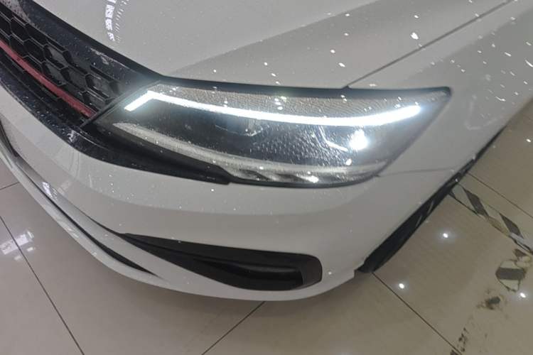 Used Volkswagen Lamando 2019 280TSI DSG Comfort Edition China VI standard Left Front Headlight