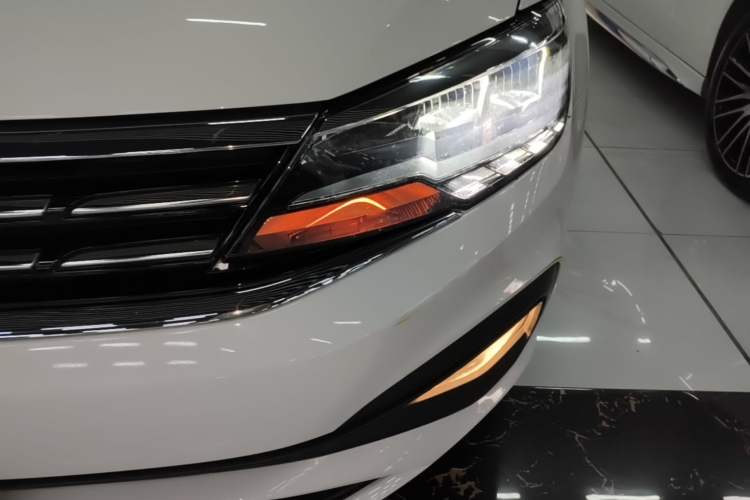 Used Volkswagen Lamando 2019 230TSI DSG Fashion Edition China V Standard Left Front Headlight