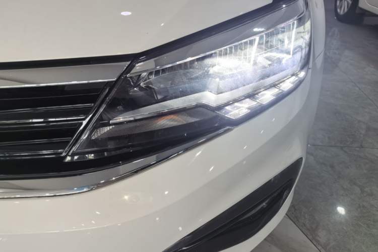 Used Volkswagen Lamando 2019 230TSI DSG Fashion Edition China V Standard Left Front Headlight