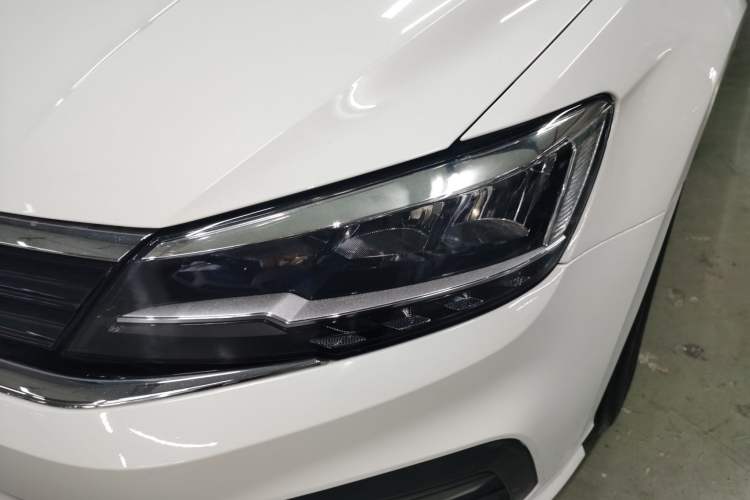 Used Volkswagen Lamando 2019 230TSI DSG Fashion Edition China V Standard Left Front Headlight