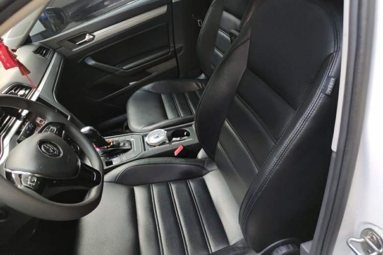 Used Volkswagen Lamando 2019 230TSI DSG Fashion Edition China V Standard Left Front Seat