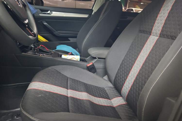 Used Volkswagen Lamando 2019 230TSI DSG Fashion Edition China VI Left Front Seat